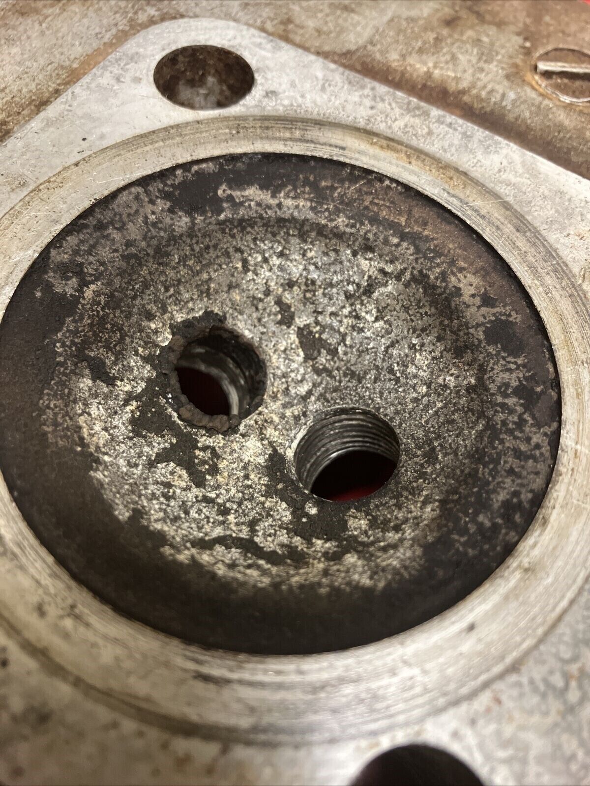 Suzuki RV125 1975 cylinder head jug barrel cover