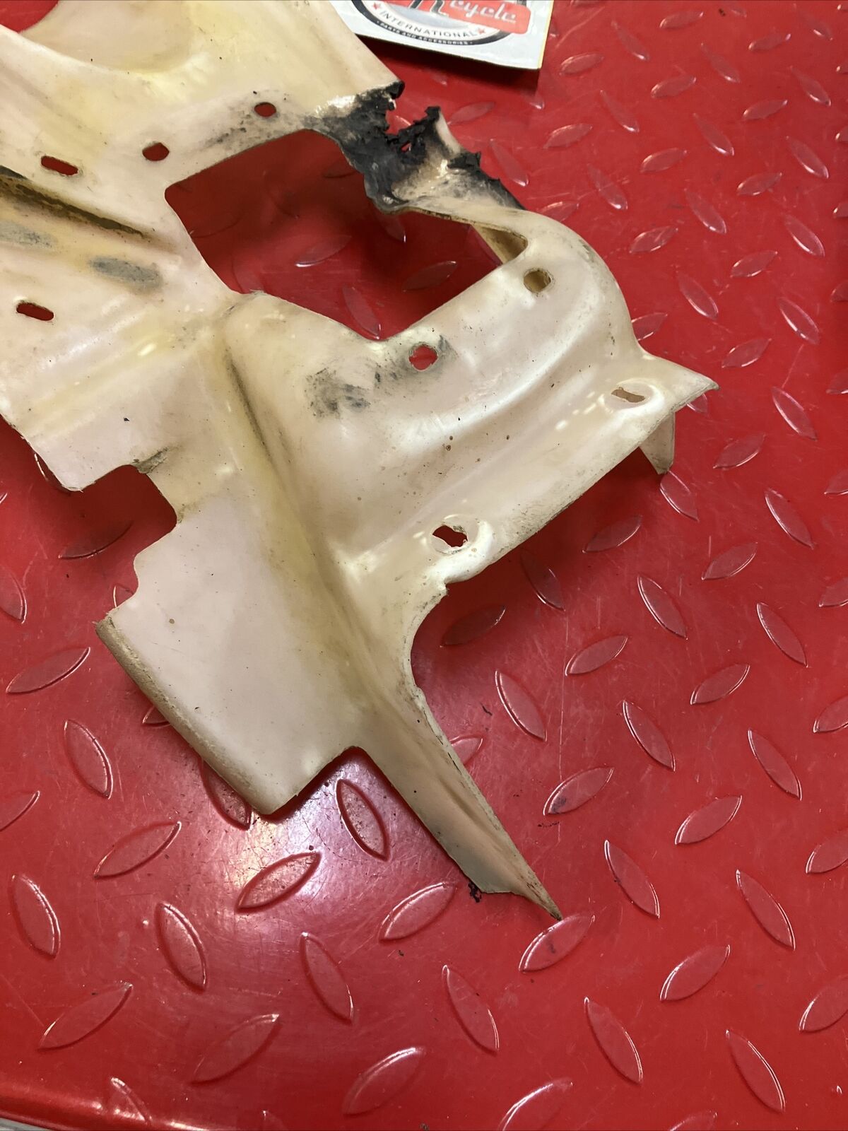 Kawasaki KDX200 1987 rear inner fender mud splah guard air filter flap 1986 1988