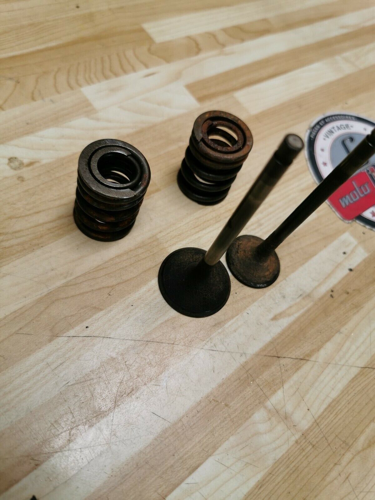 Yamaha TT225 1986 intake exhaust valve spring 5H0-12111-02-00 1987