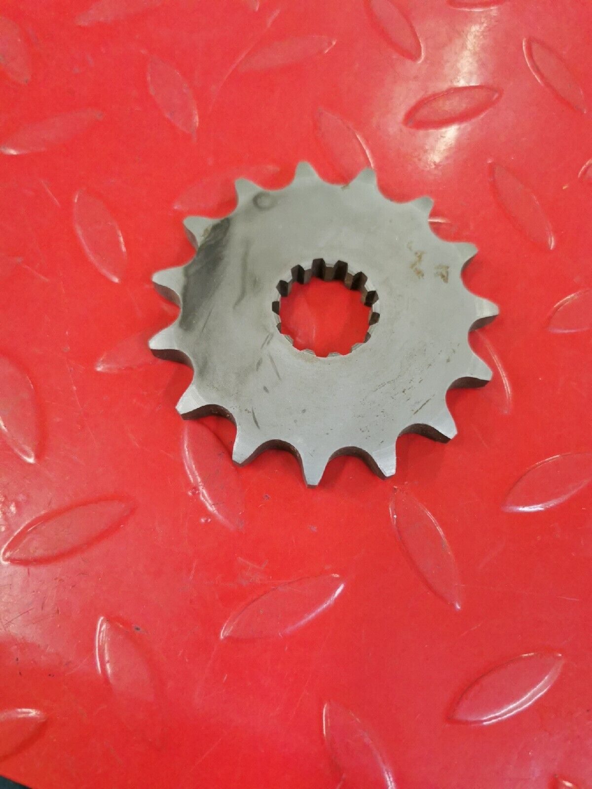 NOS YAMAHA SPROCKET DRIVE 15T 168-17461-50-00 Superseded by 3HE-17460-00-00 Y54
