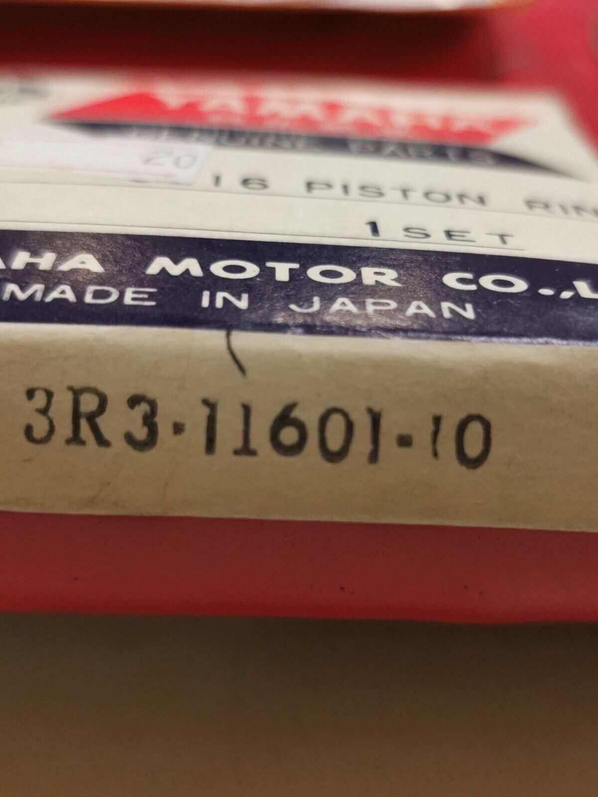 NOS YAMAHA YZ125 1978 - 1980 PISTON RING SET 1ST 3R3-11601-10-00 Y32