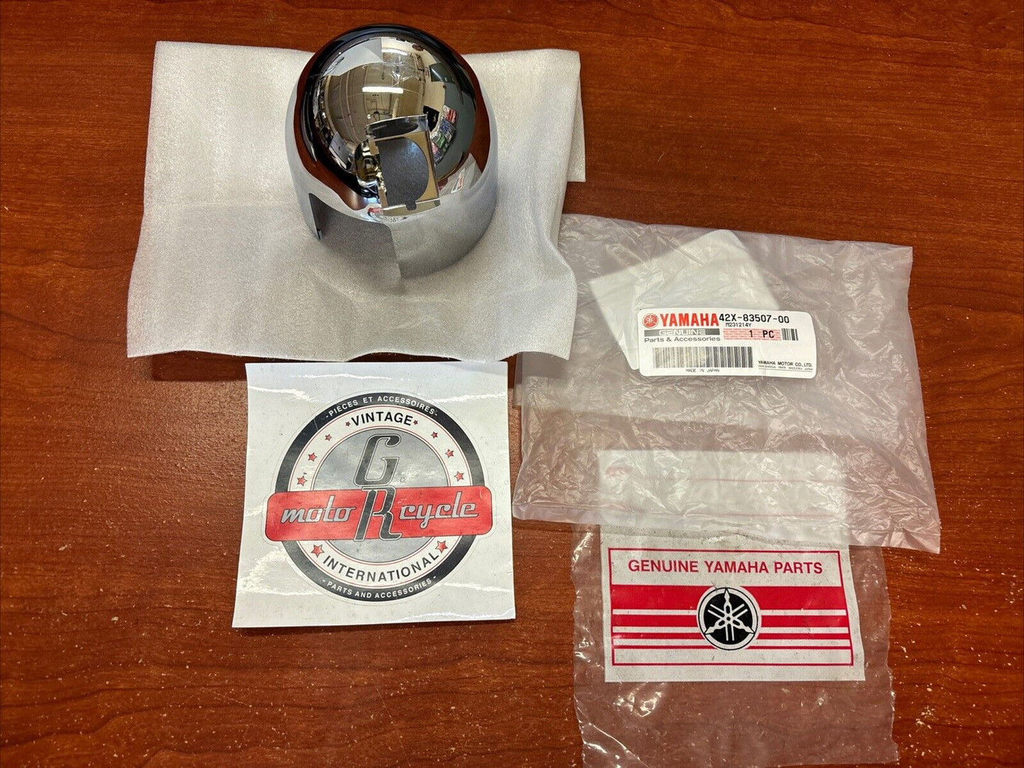 NEW NOS Yamaha XJ600N XJ700 XV1000 XV1100 SPEEDOMETER COVER 42X-83507-00-00 Y181