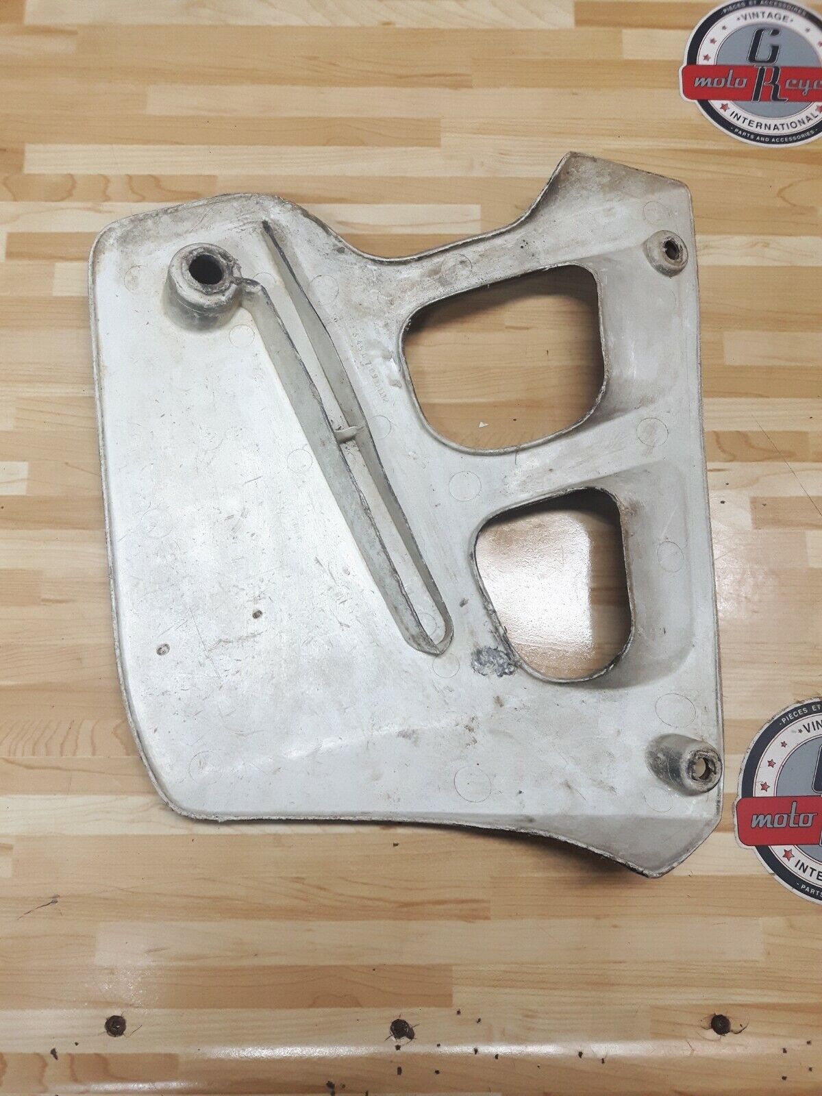 Honda CR250R 1991 fuel gas tank radiator left shroud cover CR125R 19072-KZ3-730Z