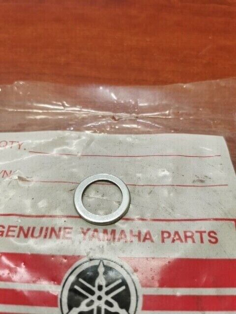 NOS Yamaha TX650 XS2 XS650 CLIP HOLDER 306-15563-00-00 Y154