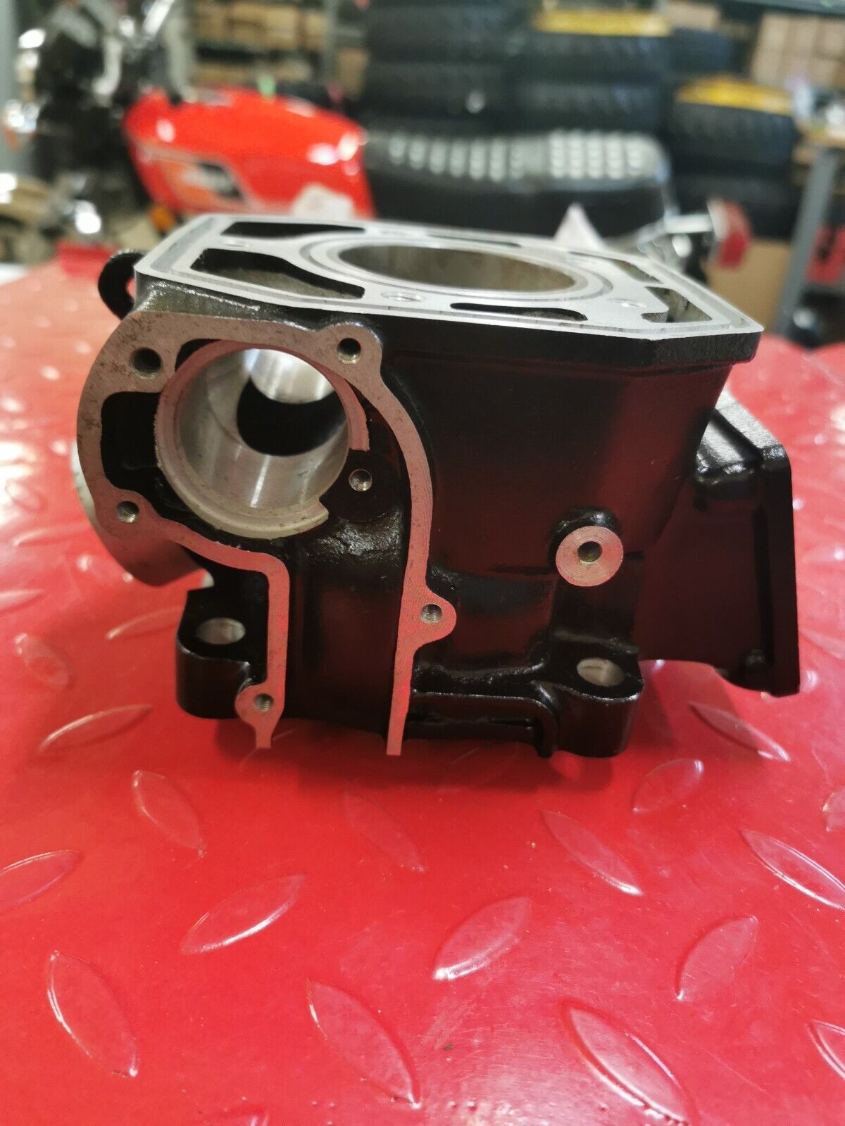 NOS Yamaha 1982 YZ125J CYLINDER 1 5X4-11311-00-00 Y9