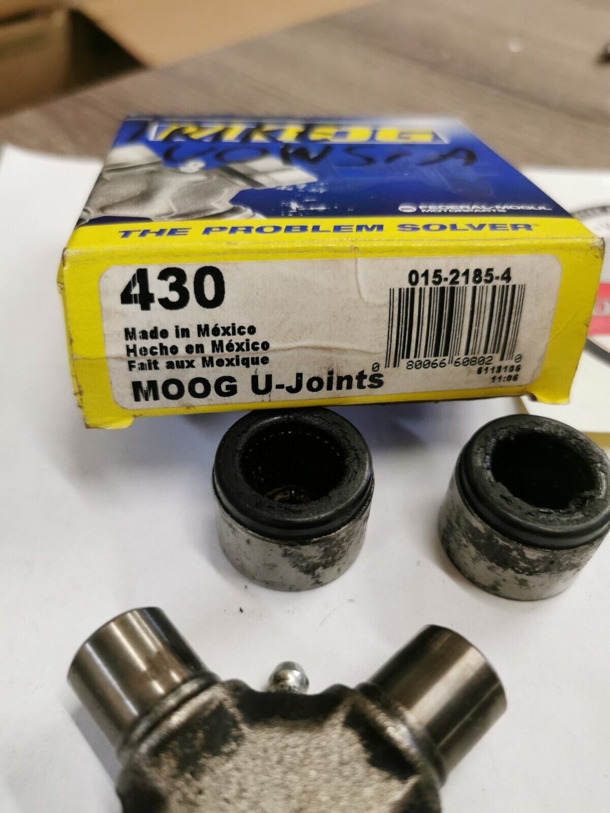 NOS MOOG FORD RANGER  UNIVERSEL JOINT REAR 430 J32