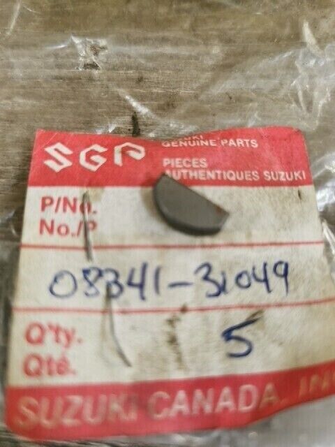 NOS SUZUKI A100 DL1000 DRZ400 GSX1300RZ GZ250 DR800SU KEY 08341-31049 S52