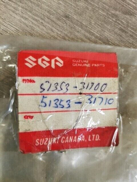 NOS SUZUKI GT250 1973 - 1977 GT550 GT380 GT750 NUT 51353-31700 S36