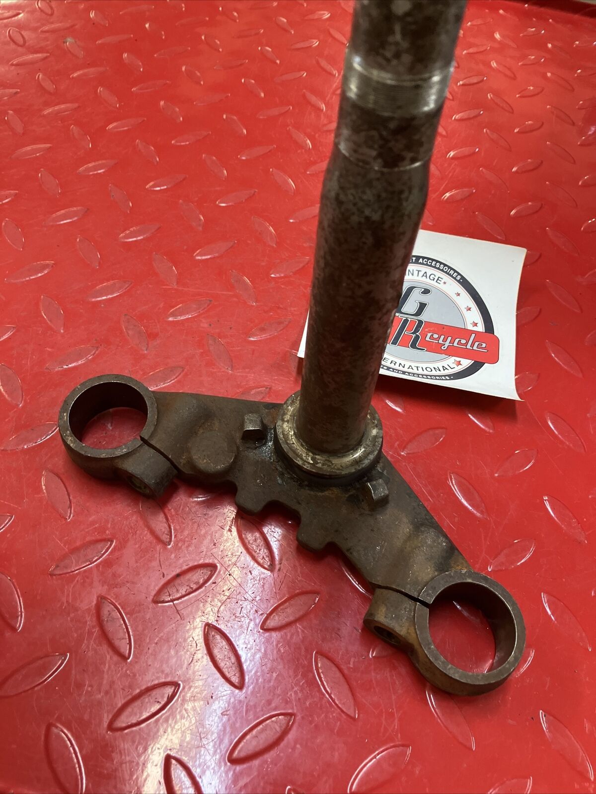 Yamaha RD400 1977 steering stem triple tree clamp under bracket 1976 1978