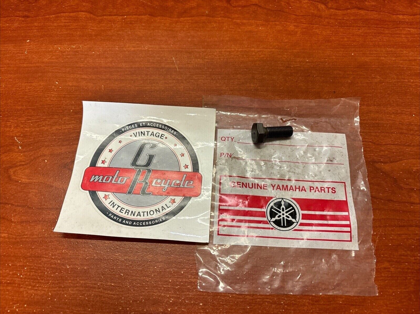 NOS Yamaha BOLT 806-17647-00-00 SUB 90109-10080-00 Y178