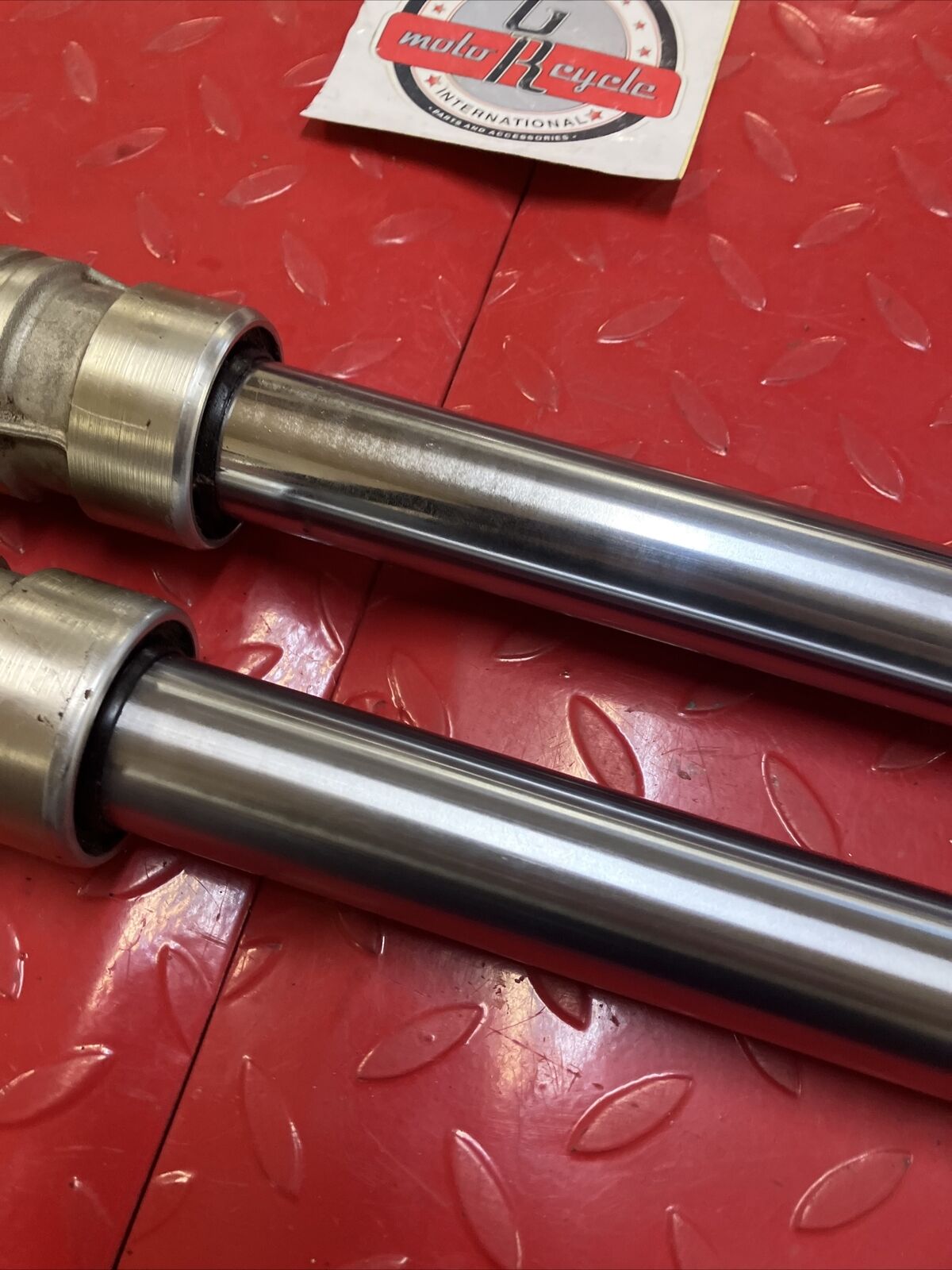 Honda CR125R 1981 left right front forks