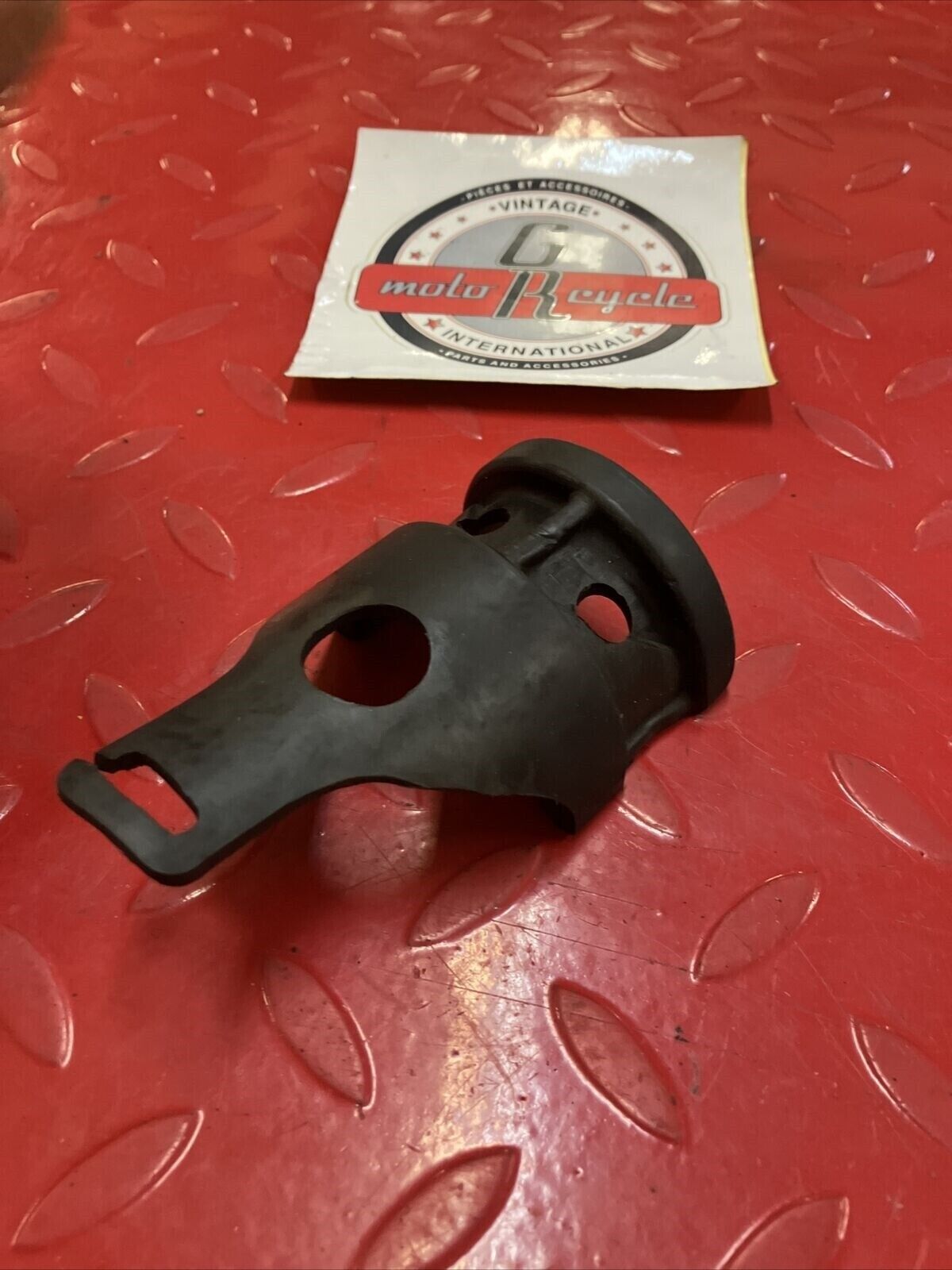 Honda CR250R 1984 fuel tank rubber cushion damper CR125R CR500R