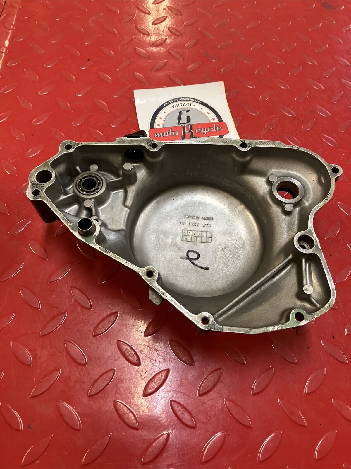 Suzuki RM125 1985 right crankcase clutch cover 2