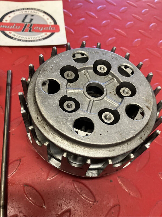 Suzuki RM125 1983 Clutch basket hub pressure plate assembly