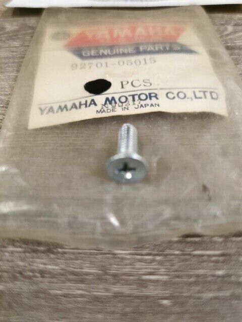 NOS YAMAHA PW50J 1982 PW50K 1983 DT1 1968 SCREW FLAT HEAD 92701-05015-00 Y158