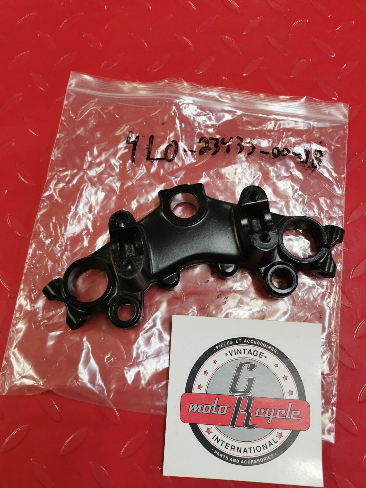 NOS Yamaha 1982 RD350 1981 RD250 TRIPLE CLAMP CROWN HANDLE 4L0-23435-00-98 Y11