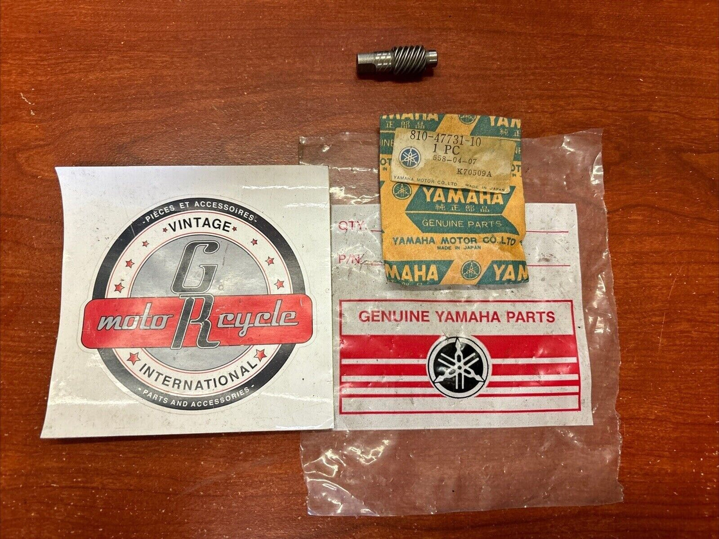 NOS Yamaha 1972 GP433SS/SR DRIVE GEAR 810-47731-10-00 SUB 810-47731-11-00 Y185