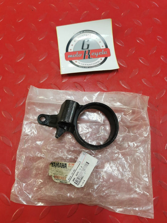 NOS YAMAHA PZ480 1984 - 1989 ARM OUTSIDE 2 8V0-23852-01-00 Y29