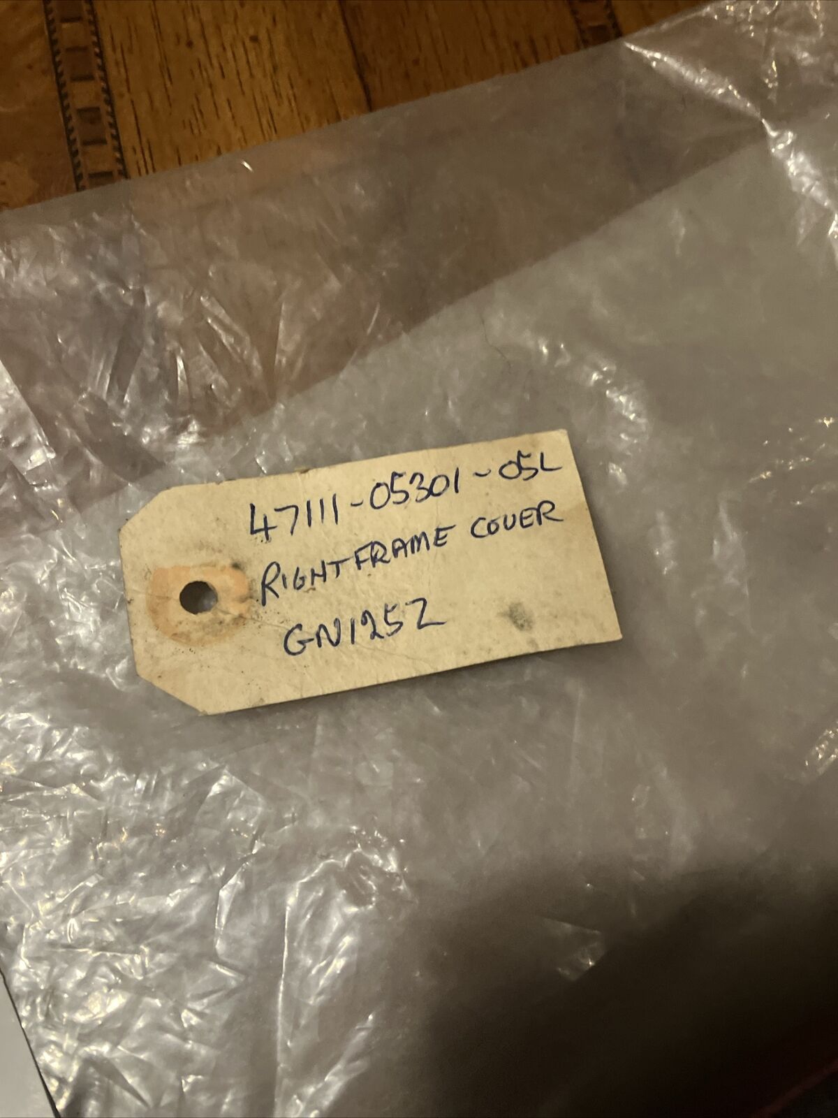 NOS Suzuki GN125 1982 1983 RIGHT SIDE COVER PANEL 47111-05301-05L S34