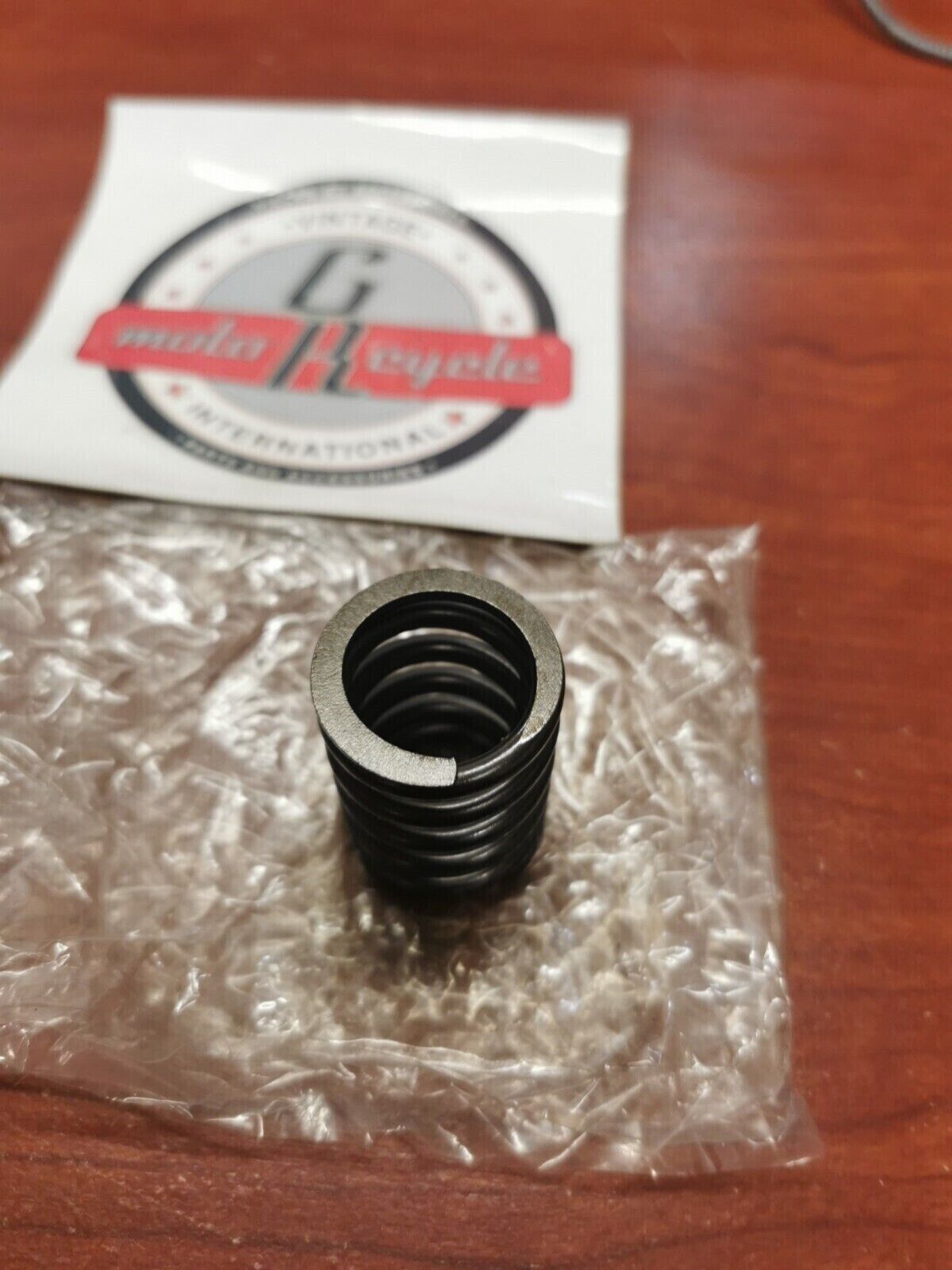 NOS Kawasaki KZ1000 KZ900 KZ650 Z1 KZ1300 OUTER VALVE SPRING 12007-012 K34