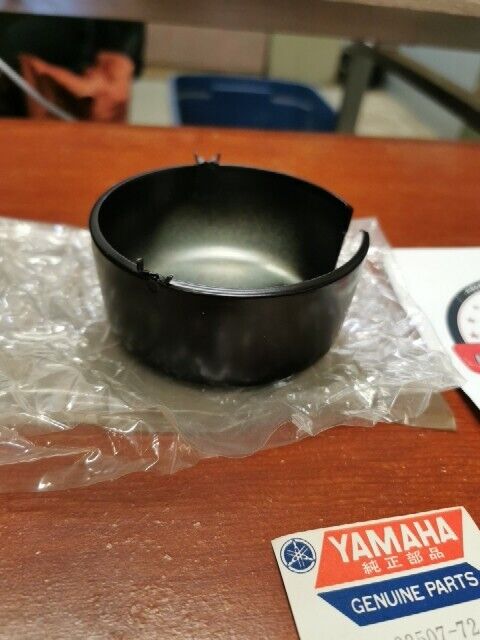 NOS Yamaha 1975 XS500 XS650 SPEEDOMETER COVER 371-83507-72-00 Y115