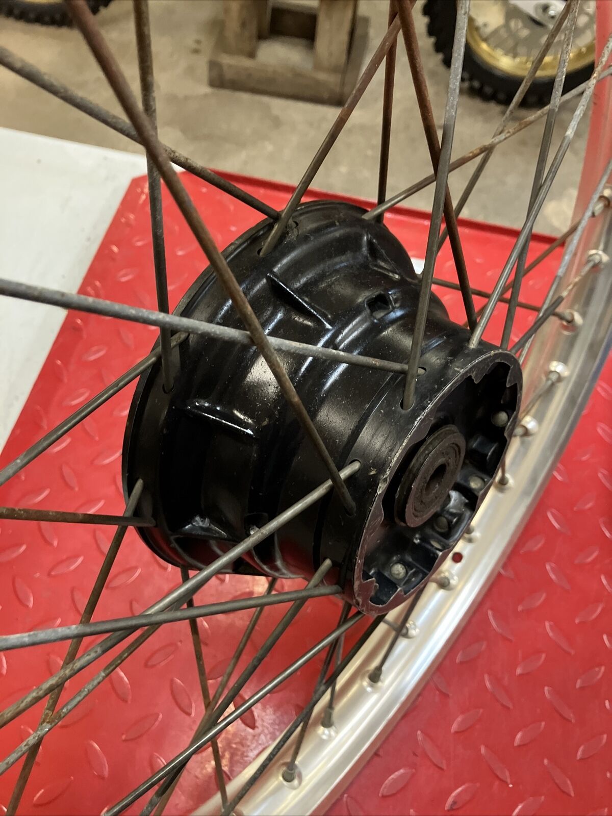 Suzuki RM125 1984 front wheel rim hub RM250 RM500 54110-14121