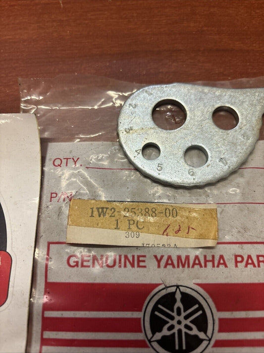 NOS Yamaha DT125 RT180 CHAIN PULLER 1W2-25388-00-00 SUB 1W2-25388-01-00 Y182