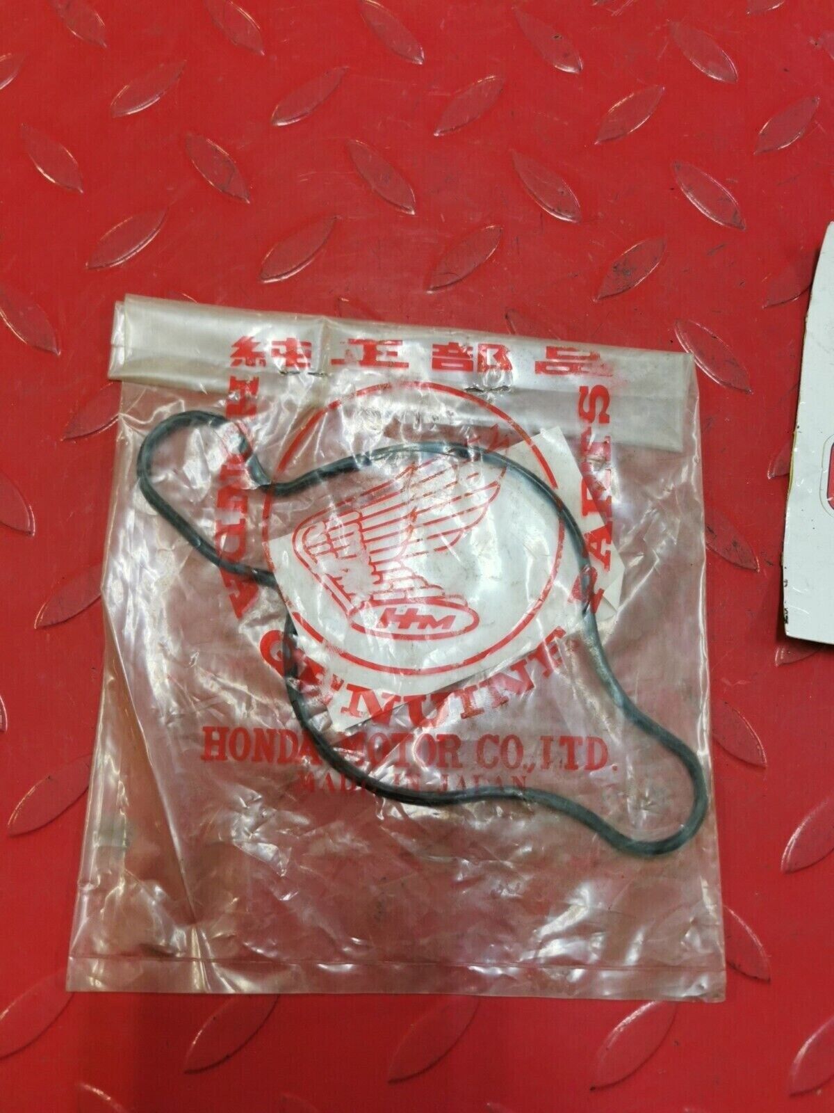 NEW NOS Honda GL650 CX500 GL500 CX650 GASKET WATER PUMP 11396-415-000 H25