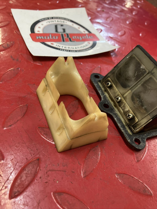 Honda CR250R 1988 Reed valve block cage 2