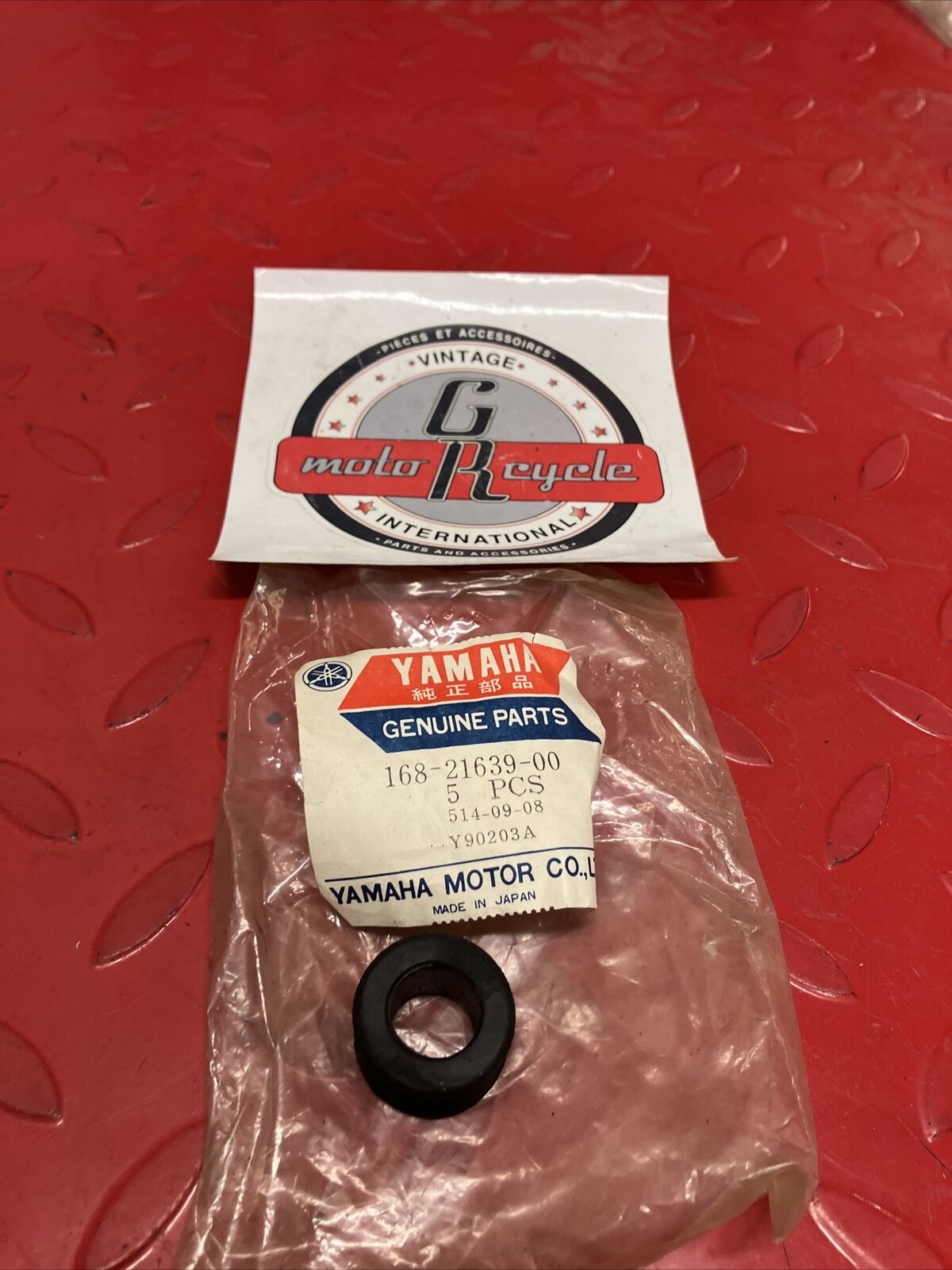 NEW NOS YAMAHA EXHAUST DAMPER 168-21639-00-00 Y67