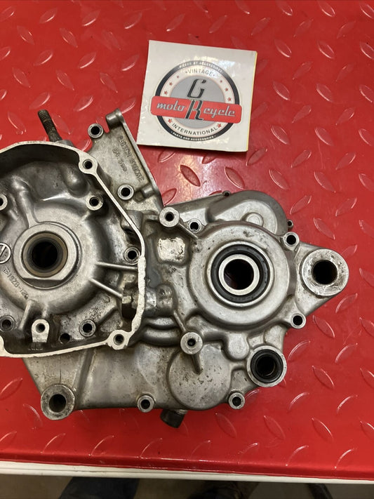 Suzuki RM125 1999 crankcase set left right