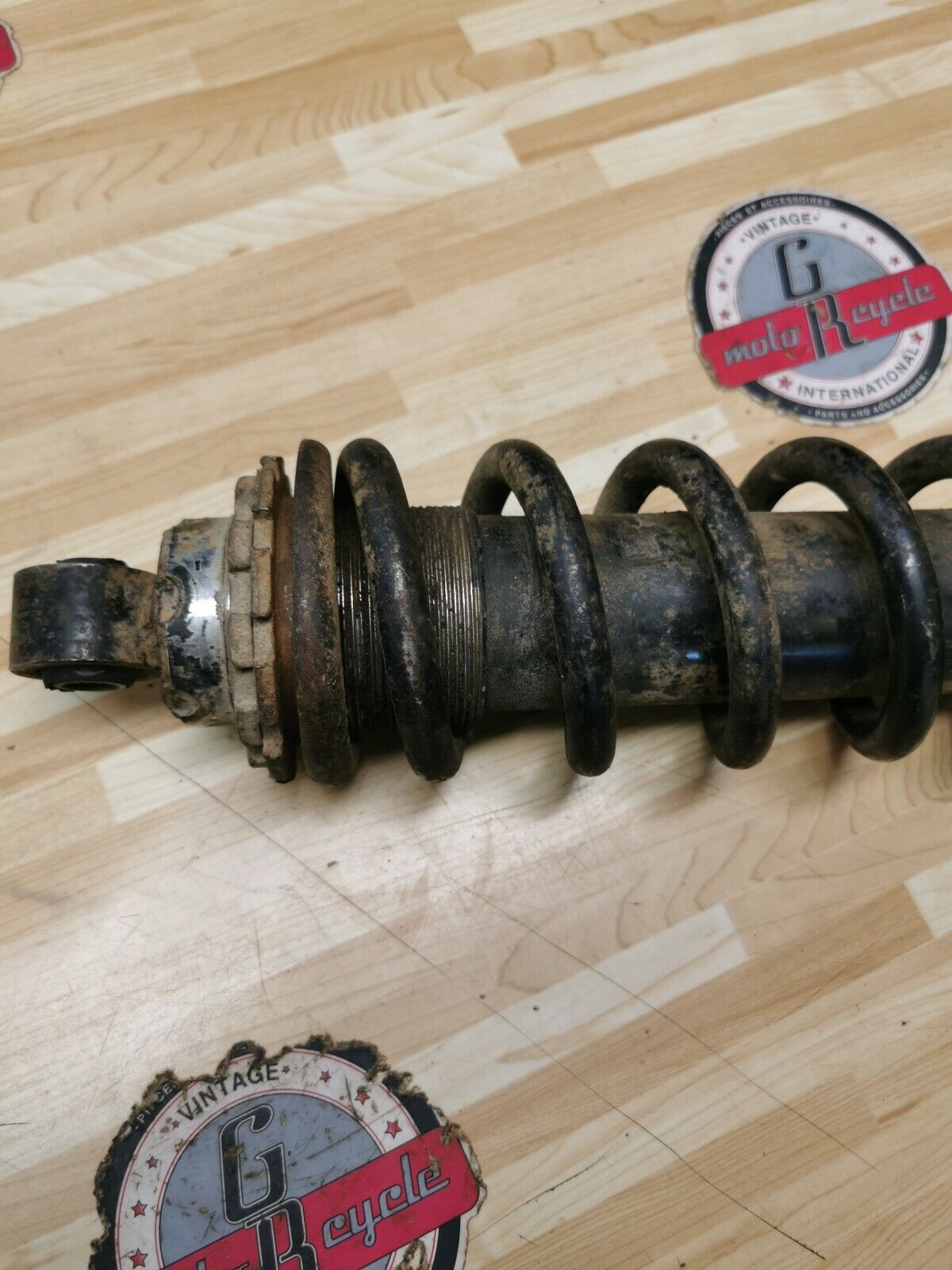 Kawasaki KDX175 1982 rear shock absorber suspension 1981