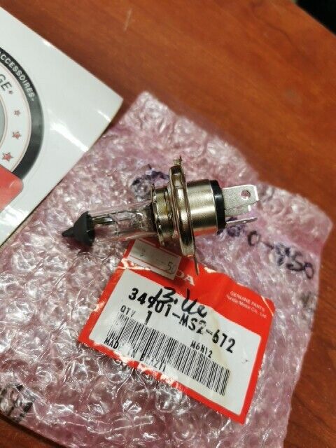 NOS Honda CBR1000F CBX750P2 GL1500 ST1100 HEAD LIGHT BULB 34901-MS2-672 H104