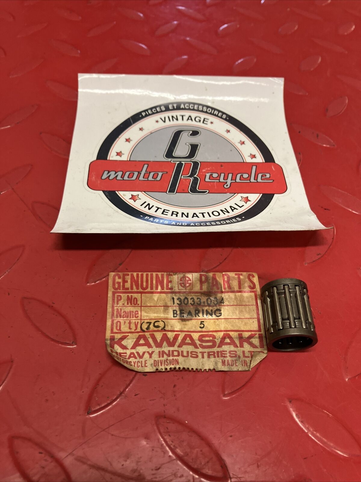 NOS KAWASAKI CONNECTING ROD PISTON PIN SMALL END BEARING 13033-034 K17