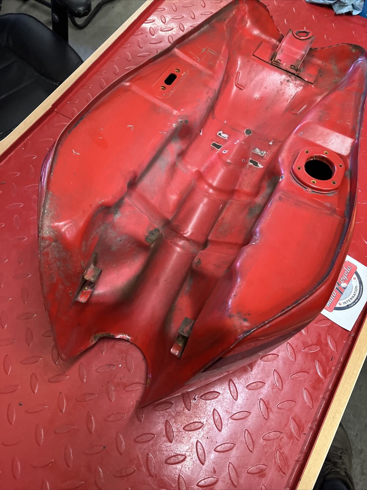 Kawasaki GPZ750 1982 GPZ 750 Fuel tank gas petrol reservoir