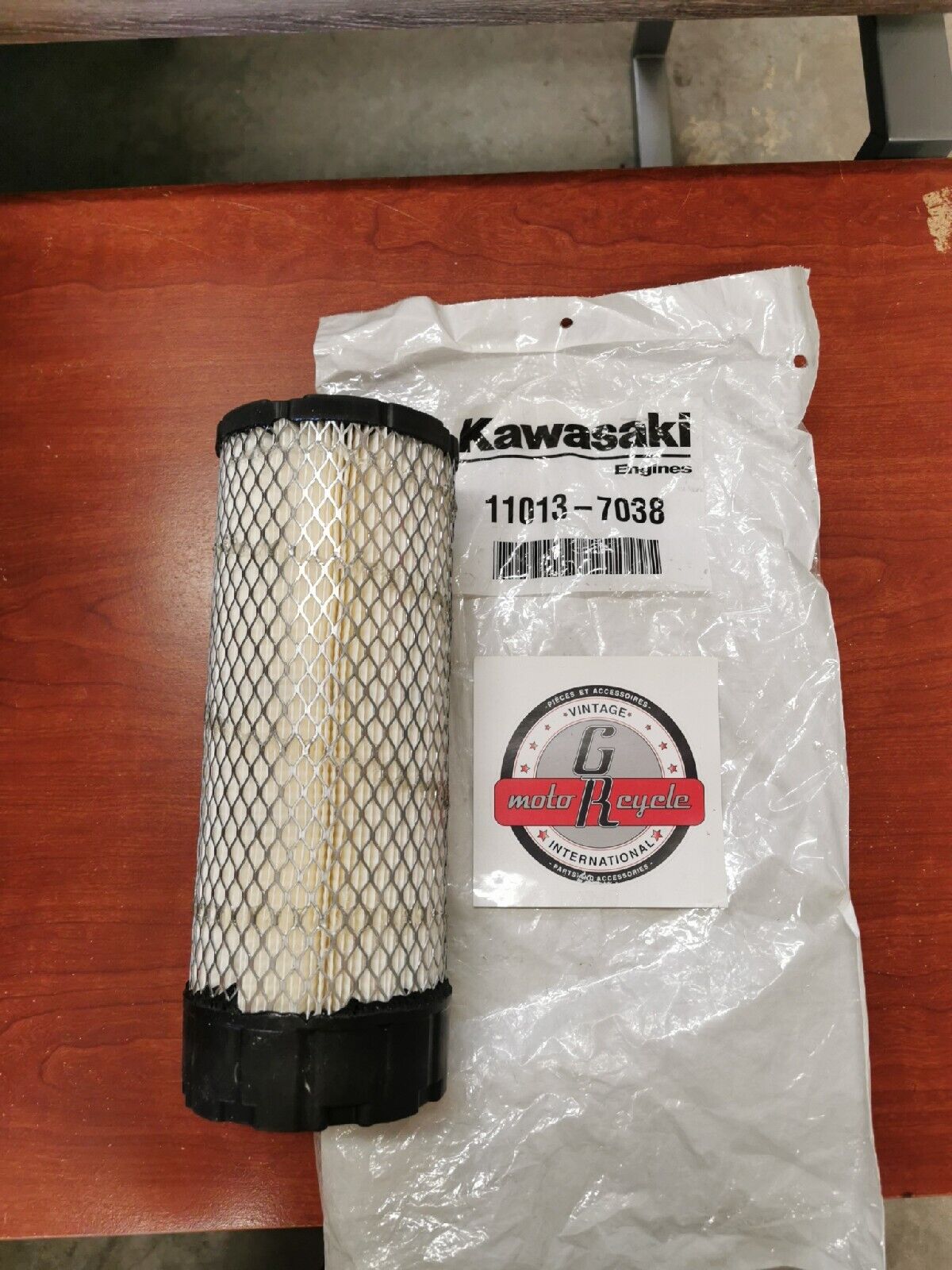 NOS Kawasaki AIR FILTER 11013-7038 K24