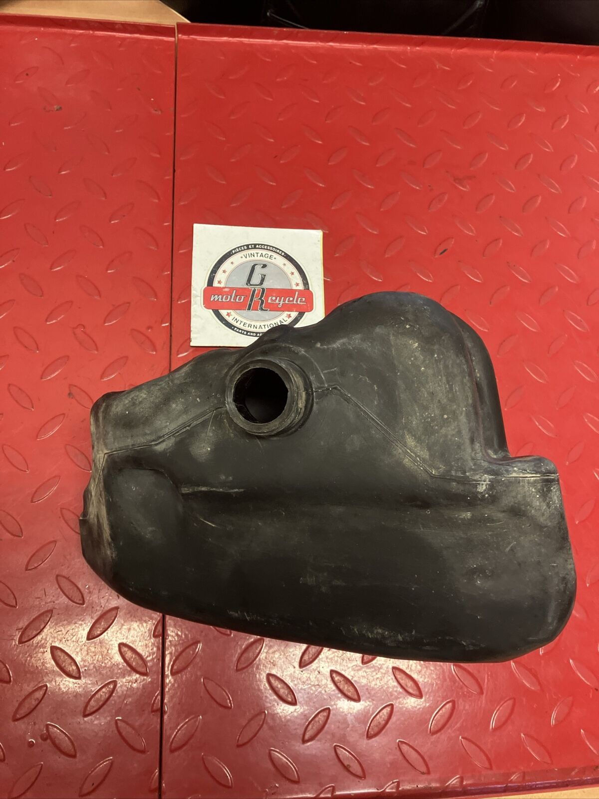 Suzuki RV90 1975 Fuel tank gas petrol reservoir