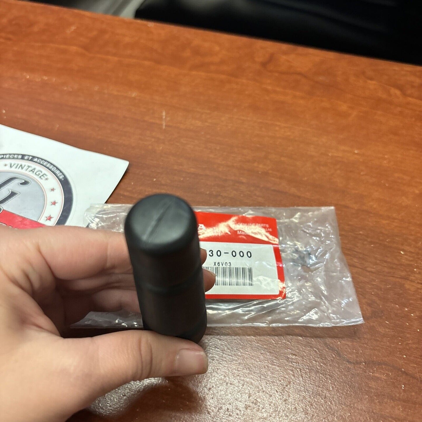 NOS Honda HS1132 HS35 HS55 HS70 HS80 CHUTE HANDLE GRIP 76351-730-000 H164