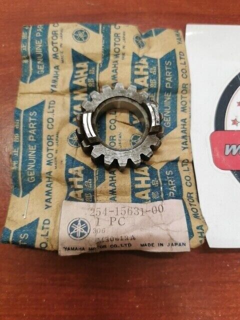 NOS Yamaha DT100 FS1 FS50 G6S JT2 L5T YL2 KICK PINION GEAR 254-15631-00-00 Y124