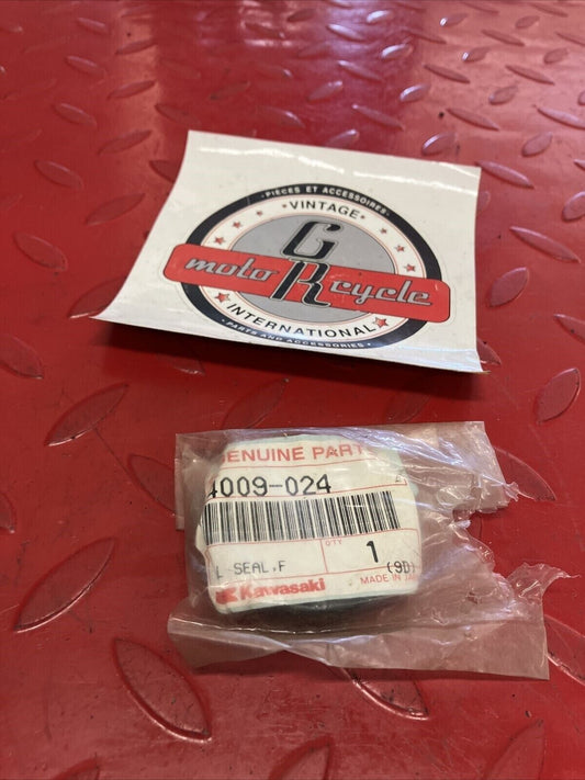 NOS KAWASAKI FRONT FORK OIL SEAL 44009-024 K11