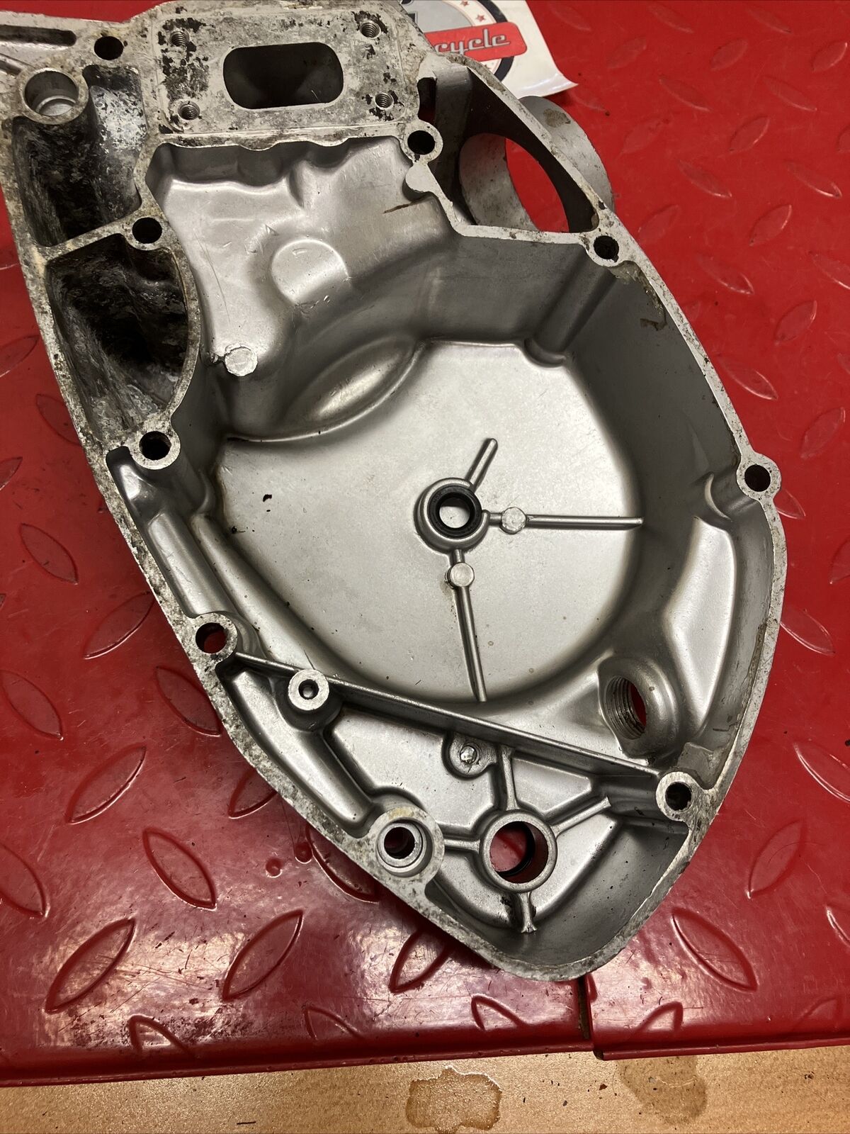 Suzuki RV90 1973 right crankcase clutch cover