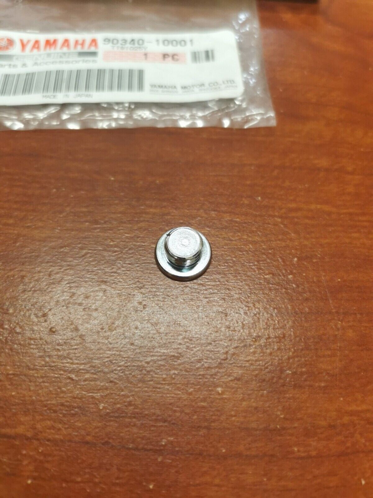 NEW NOS Yamaha STRAIGHT SCREW PLUG 90340-10001-00 Y82