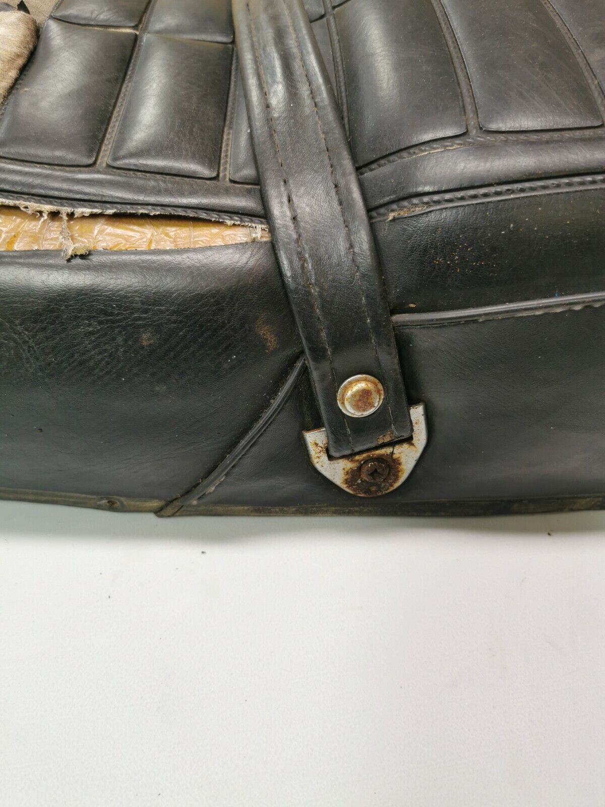 Honda CB750F 1978 seat saddle 77100-410-770ZA