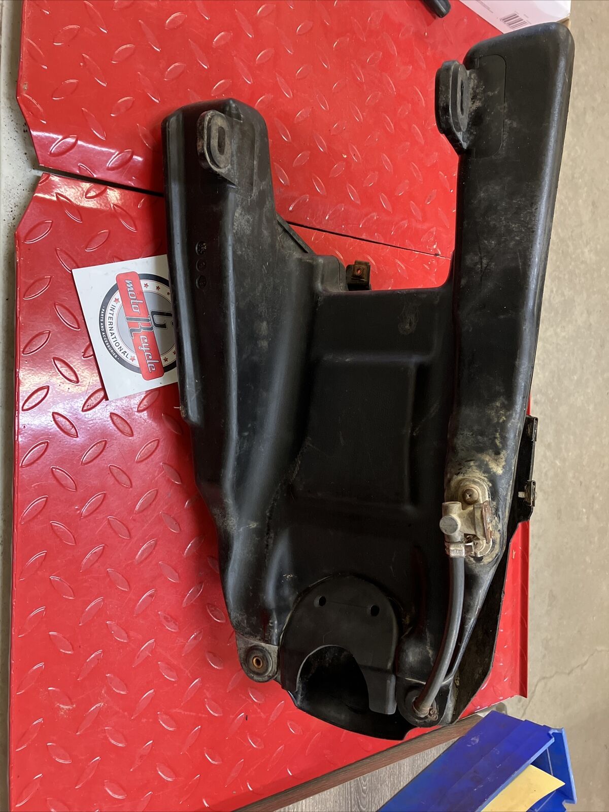 Yamaha Warrior 1987 fuel tank gas petrol reservoir cover 1UY-24110-01-00