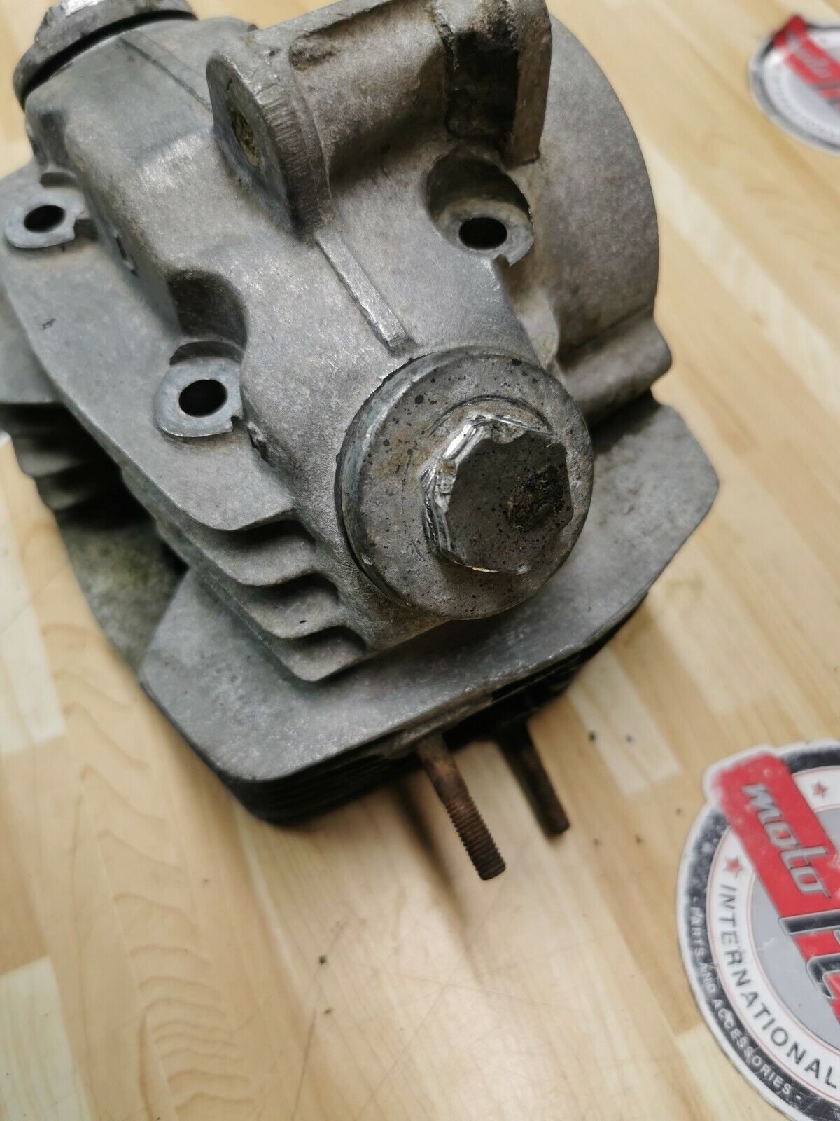 Honda CB125S 1975 cylinder head cover valve rocker