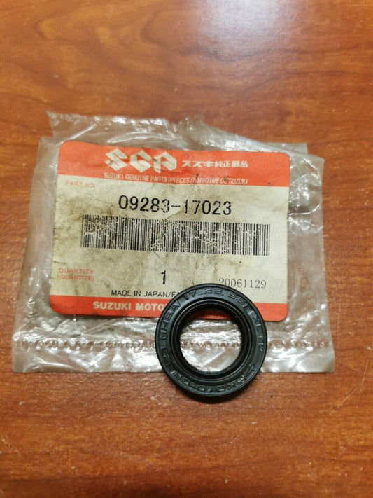 NOS SUZUKI AD50 AD60 AE50 TR50S OIL SEAL 17X28X5.5MM 09283-17023 S30