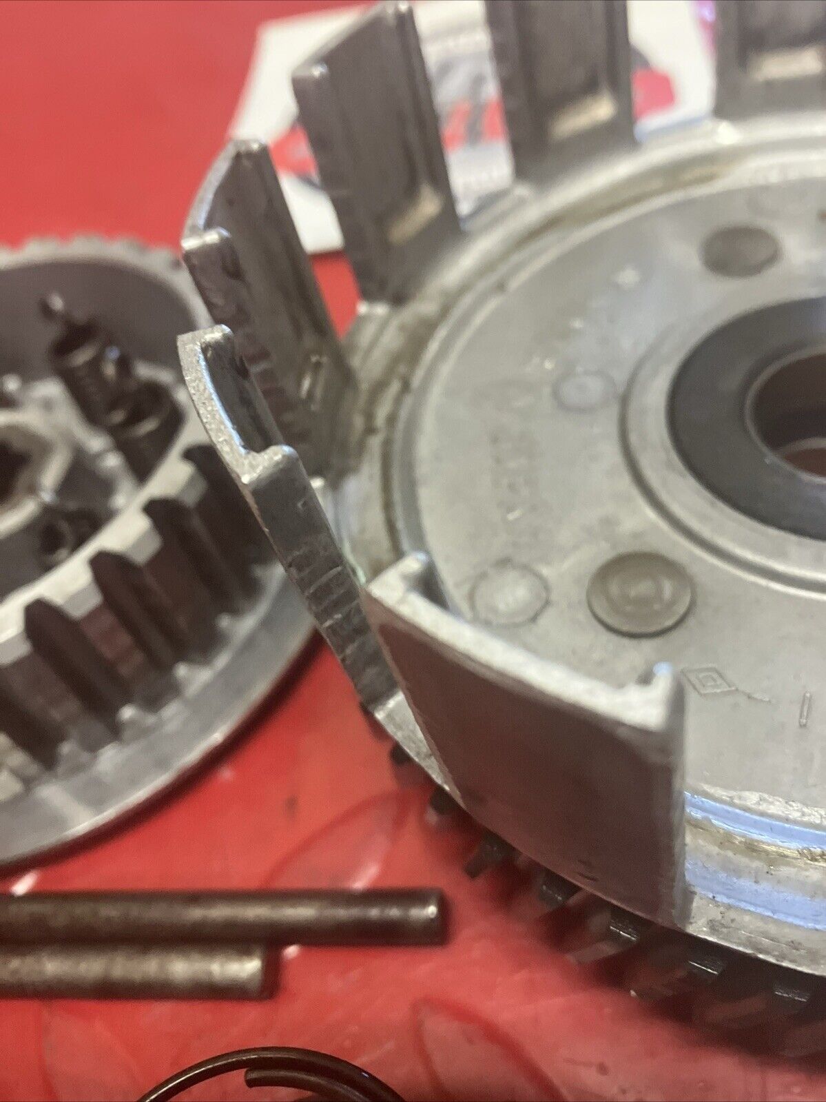 Suzuki TC125 1975 Clutch assembly basket hub pressure plate