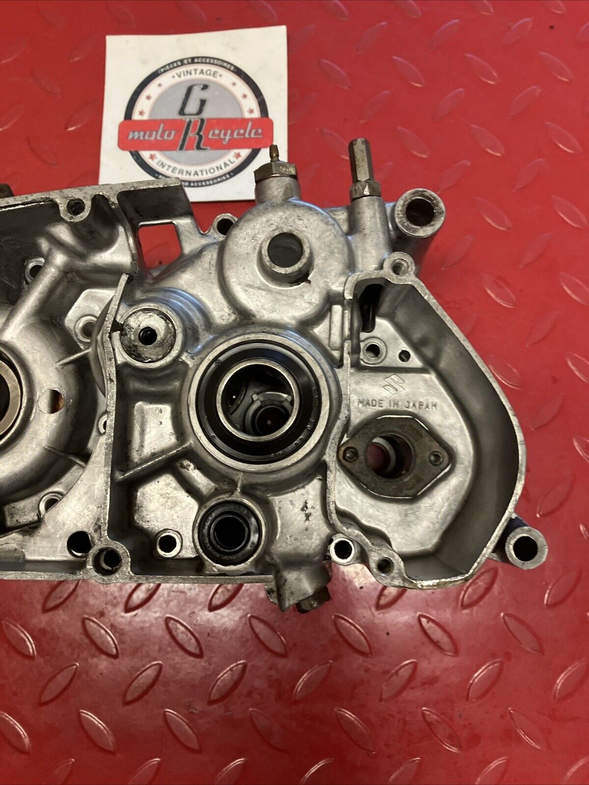 Suzuki TC125 1975 crankcase set left right crank case