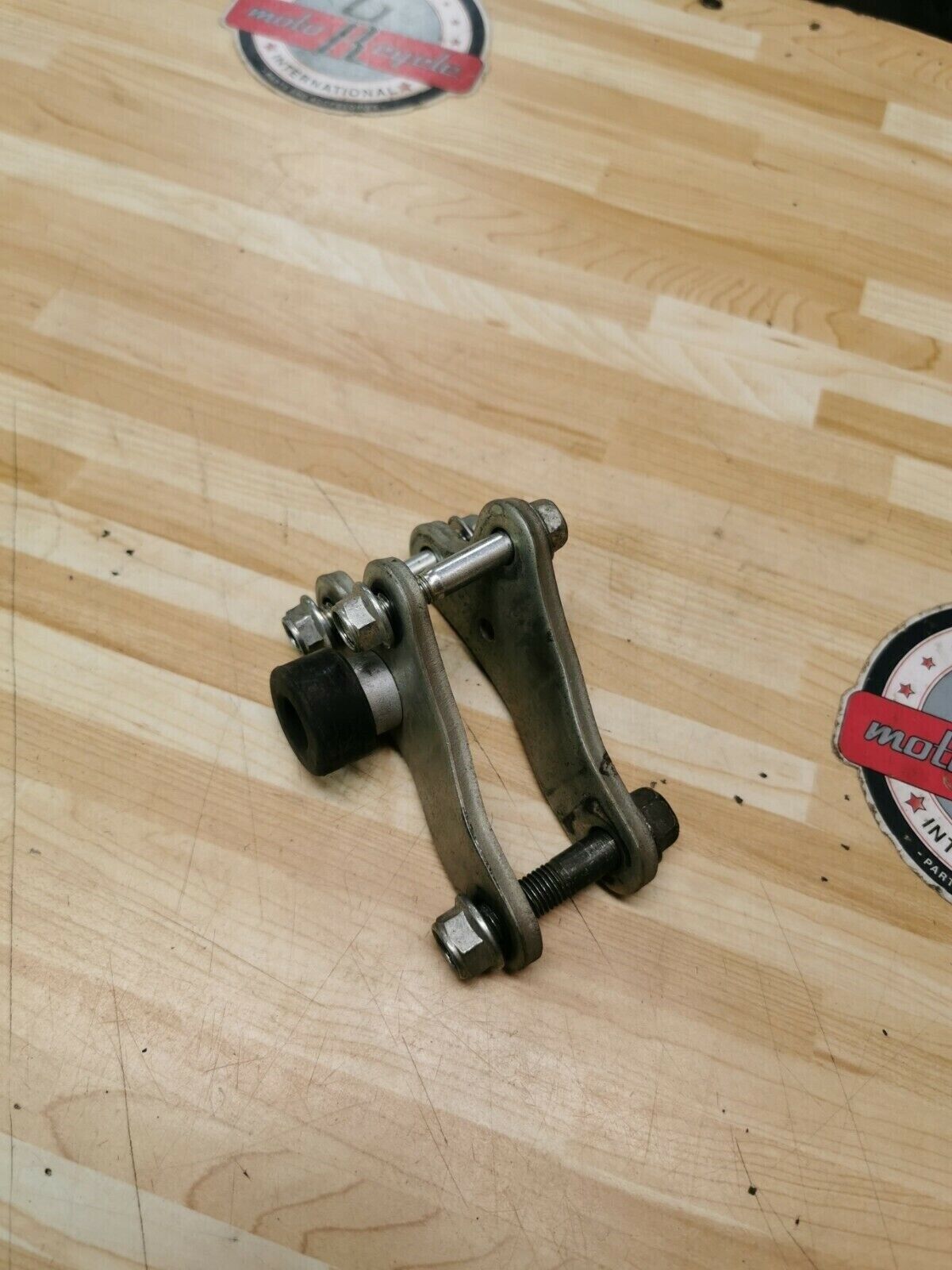 Suzuki DRZ400S 2004 rear top mounting bracket plate hanger mount motor head