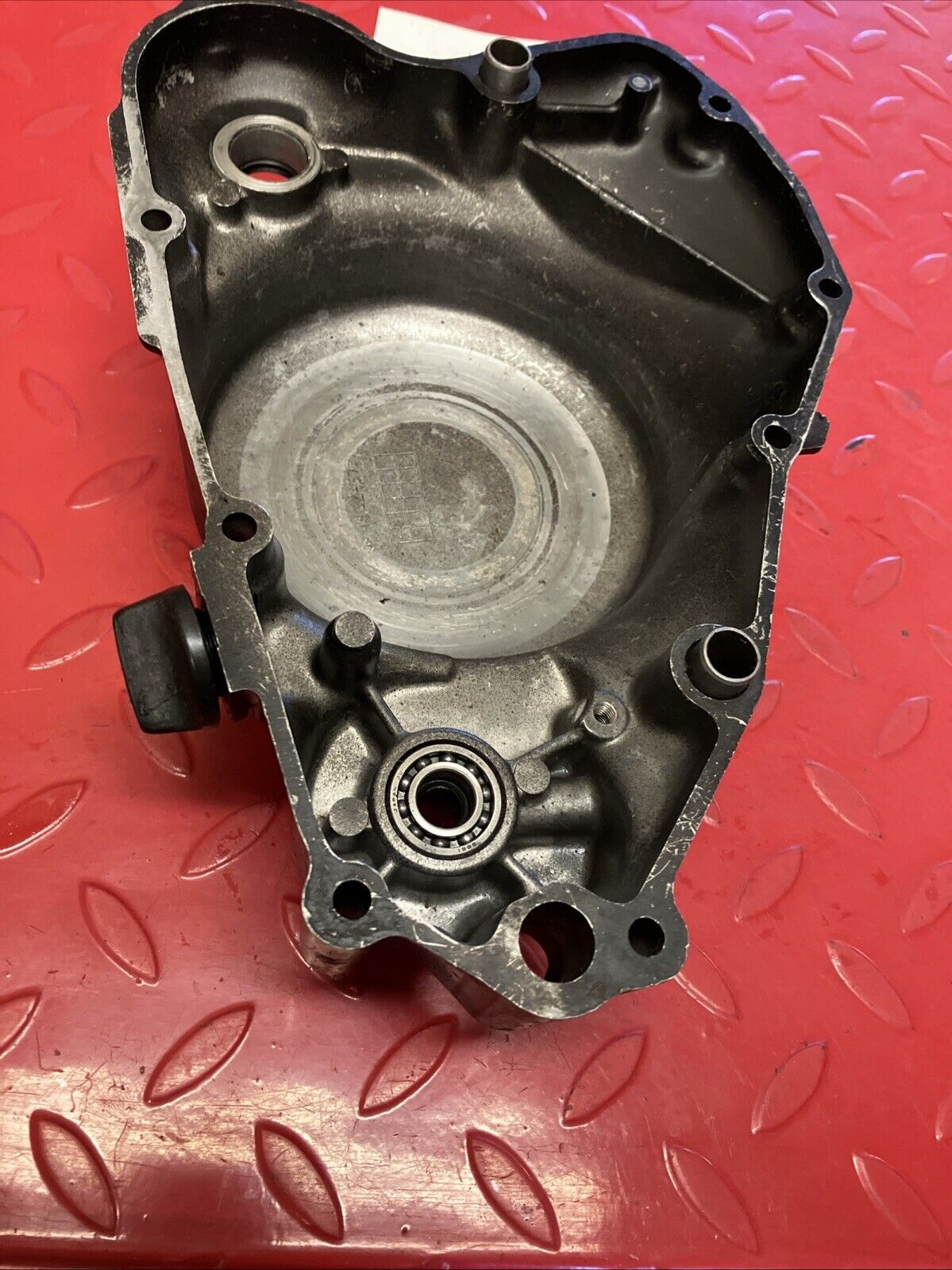Suzuki RM125 1984 right crankcase clutch cover 2